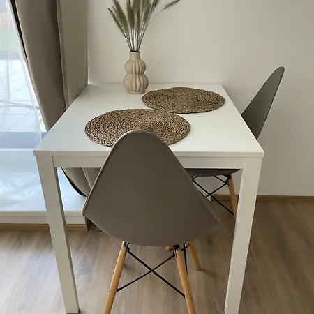 Apartman 1 *